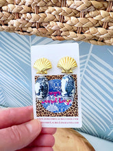 Load image into Gallery viewer, Chinoiserie Gold Coastal Seashell Earrings - Chinoiserie jewelry