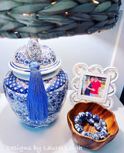 Load image into Gallery viewer, Blue & White Chinoiserie Decorative Tassel - Chinoiserie jewelry
