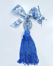 Load image into Gallery viewer, Blue & White Chinoiserie Decorative Tassel - Chinoiserie jewelry