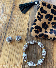 Load image into Gallery viewer, Chinoiserie Ginger Jar Beaded Bracelet - Brown & White - Ginger jar