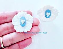 Load image into Gallery viewer, Wedgwood Blue Daffodil Cameo Pearl Studs - Chinoiserie jewelry