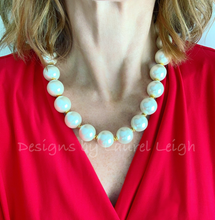 Load image into Gallery viewer, Chunky Faux Pearl & Gold Accent Necklace - Ginger jar