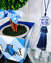 Load image into Gallery viewer, Decorative Blue & White Chinoiserie Tassel - Chinoiserie jewelry