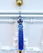 Load image into Gallery viewer, Blue & White Chinoiserie Decorative Tassel - Chinoiserie jewelry