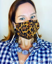 Load image into Gallery viewer, Chinoiserie Ginger Jar & Pearl Eyeglass / Sunglass / Mask Holder / Lanyard Chain / Necklace - 3 Styles - Ginger jar