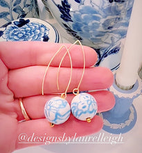 Load image into Gallery viewer, Wedgwood Blue & White Chinoiserie Drop Earrings - Chinoiserie jewelry