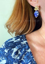 Load image into Gallery viewer, Blue and White Chinoiserie Gold Floral Cluster Earrings - Ginger jar