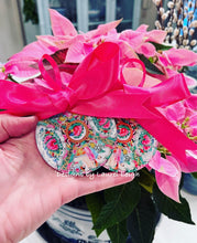Load image into Gallery viewer, Chinoiserie Ornament - 3” Rose Medallion Plate - Chinoiserie jewelry