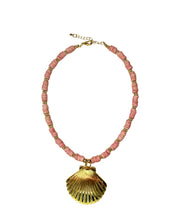 Load image into Gallery viewer, Coral Seashell Pendant Necklace