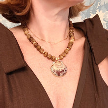 Load image into Gallery viewer, Brown Carved Bead Seashell Necklace
