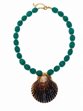 Load image into Gallery viewer, Green Gemstone Brown Seashell Pendant Necklace
