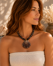 Load image into Gallery viewer, Brown Scollop Shell Spotted Statement Necklace