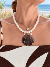 Load image into Gallery viewer, Pearl &amp; Brown Seashell Pendant Necklace