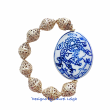 Load image into Gallery viewer, Gold Filigree Chinoiserie Focal Bead Bracelet