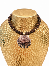 Load image into Gallery viewer, Brown Carved Bead Seashell Necklace