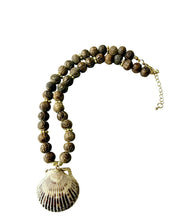 Load image into Gallery viewer, Brown Carved Bead Seashell Necklace