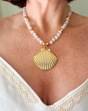 Load image into Gallery viewer, White Striped Gemstone Shell Pendant Necklace - Chinoiserie jewelry