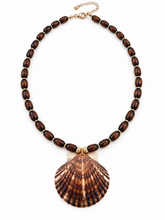 Load image into Gallery viewer, Brown Scollop Shell Wood Bead Necklace
