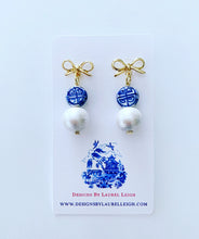 Load image into Gallery viewer, Chinoiserie Coin Bead &amp; Bow / Pearl Drop Earrings - Ginger jar