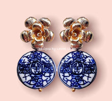 Load image into Gallery viewer, Blue and White Chinoiserie Coin Earrings with Gold Floral Posts - Chinoiserie jewelry