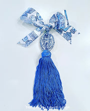 Load image into Gallery viewer, Blue &amp; White Chinoiserie Decorative Tassel - Chinoiserie jewelry