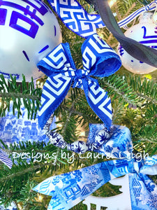 Chinoiserie Blue and White Beaded Wreath Ornaments - Ginger jar