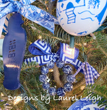 Load image into Gallery viewer, Chinoiserie Blue and White Beaded Wreath Ornaments - Ginger jar
