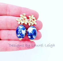 Load image into Gallery viewer, Blue and White Chinoiserie Gold Floral Cluster Earrings - Ginger jar