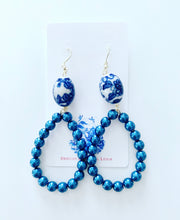 Load image into Gallery viewer, Oval Floral Chinoiserie &amp; Blue Pearl Earrings - Ginger jar