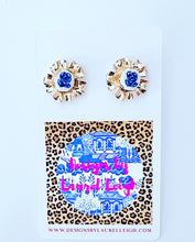 Load image into Gallery viewer, Chinoiserie Petite Fleur Gold Studs - Chinoiserie jewelry