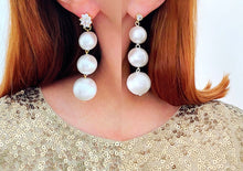 Load image into Gallery viewer, Rhinestone &amp; Graduated Cotton Pearl Bonbon Drop Earrings - 2 Styles - Ginger jar