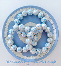 Load image into Gallery viewer, Chinoiserie Wedgwood Blue and White Chunky Floral Statement Bracelet - Ginger jar